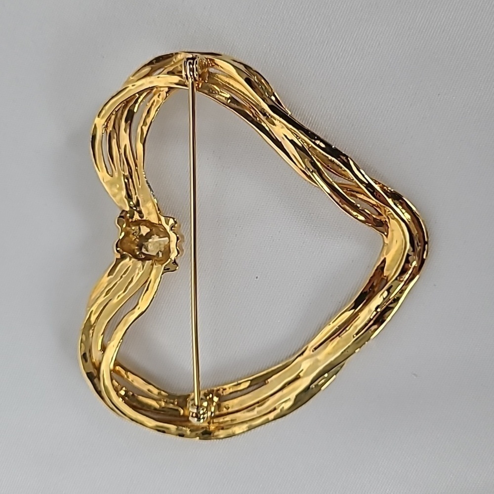 Beautiful, Large Gold Plated Heart Pin - Picture 2 of 5
